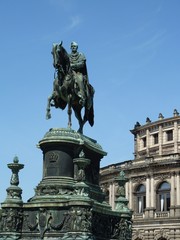 König Johann-Denkmal vor der Semperoper Dresden