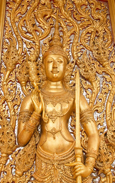 The art of carving vow church door, the Thai Temple.