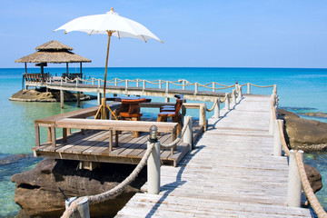 Fototapeta premium Wooden Pier In Tropical Paradise
