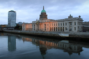 Naklejka premium Dublin's Custom House