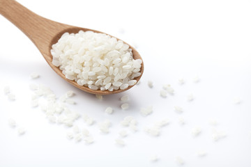 お米と木のスプーン