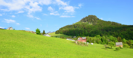 suisse alpine au printemps