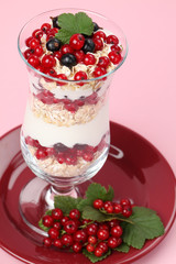 Red and black currant parfait with yogurt and oatmeal