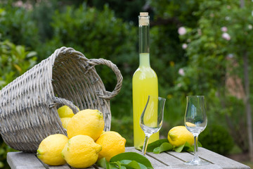 Country live, with limoncello