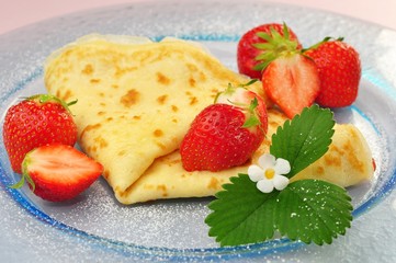 Pfannkuchen mit Erdbeeren