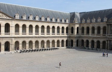 Cour d'Honneur des Invalides à Paris