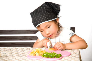 料理をする子供