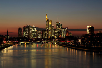 Fototapeta na wymiar Frankfurt am Abend