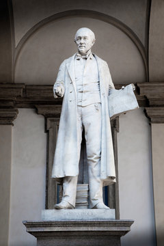 statua di Gabrio Piola