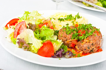 Meatballs in tomato sauce