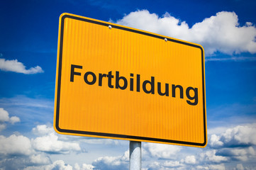 Ortsschild mit Fortbildung