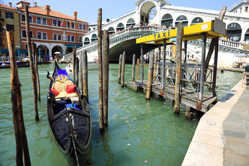 Fototapeta na wymiar gondola w Wenecji, Włochy