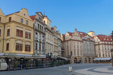 Fototapeta na wymiar Old Town Square (Staromestske Namesti), kawiarnie, Praga, Bohemia
