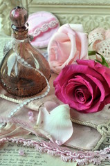 Rosen und Puderquaste