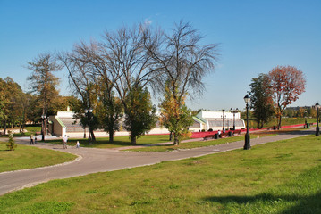 In an autumn city garden park
