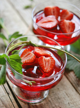 G&ouml;tterspeise - Erdbeeren