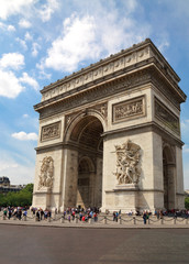 Fototapeta na wymiar Łuk Triumfalny w Paryżu, Francja.