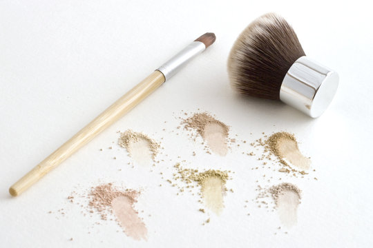 Makeup Brushes and Mineral Powder