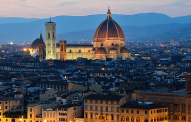 Fototapeta na wymiar Florence kopuła, wgląd nocy, Toskania