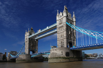 Fototapeta na wymiar Famous Tower Bridge, London, UK