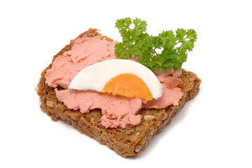 Teewurst auf Vollkornbrot