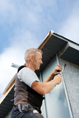 dachdecker verkleidet gaube mit zink