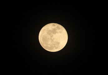 The Full Moon as seen from the Desert