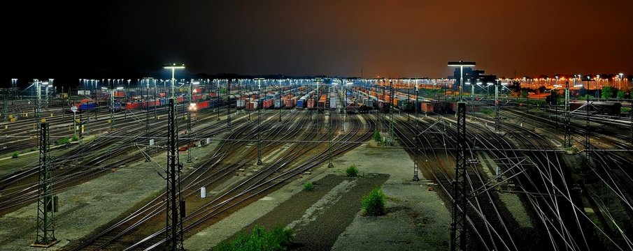 Rangierbahnhof Maschen bei Hamburg bei Nacht Panorama