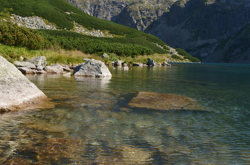 woda w górskim jeziorze 3