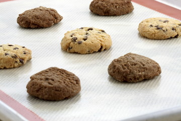 chocolate chip cookies and chocolate cookies