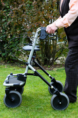 Obraz premium rollator hand schieben