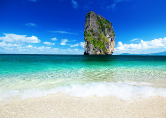 Naklejka premium Poda island and tropical fishes