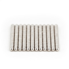 Magnetic metal balls in a row (made from neocube)