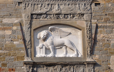 Bergamo, il leone di San Marco sul palazzo della Ragione.