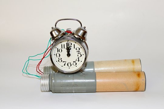 explosive excitacion alarm clok detonator  bomb