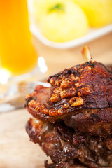 Detail einer bayrische Schweinshaxe
