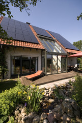 Wohnhaus mit Solarzellen