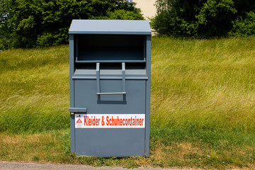 kleider kontainer
