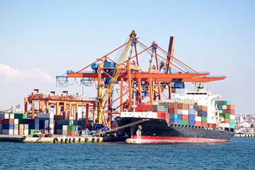 International shipping terminal