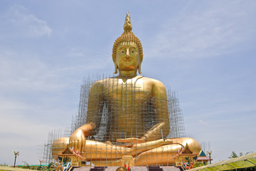 Restoration of the Buddha of Wat Thai. .