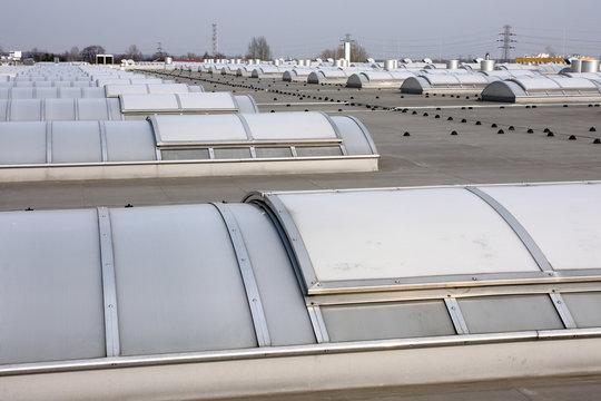 Industrial roof with curved windows