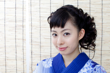浴衣姿の女性