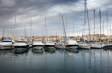 Fototapeta na wymiar Yachts lying at Marsamxett harbour