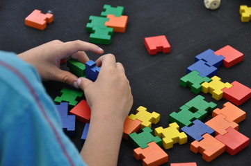 jeu de construction puzzle enfant