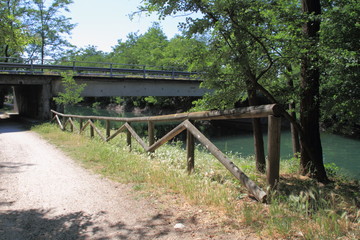 Pista sterrata lungo il canale Villoresi