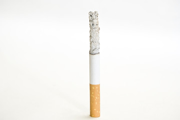 Cigarro consumiéndose