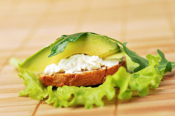 sandwich of toasted bread