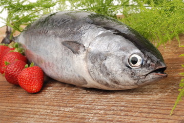 TONNO CON FRAGOLE