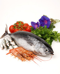 PESCE CON PREZZEMOLO E POMODORO