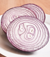 the sliced red onion